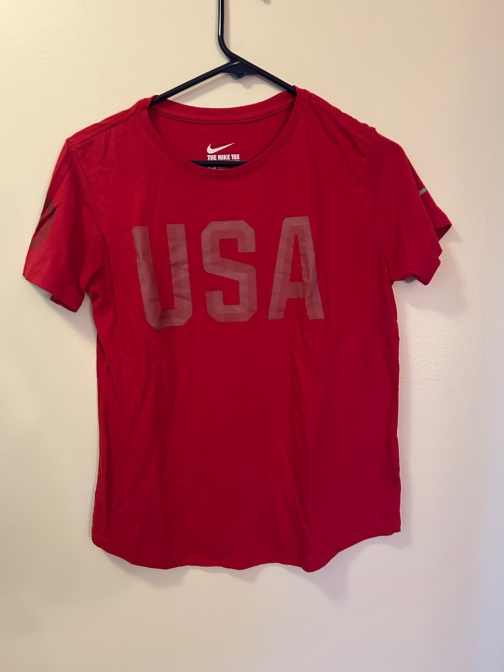 Nike Women’s M Red USA Graphic Tee | Athletic Casual T-Shirt